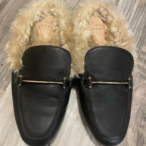 Women’s 6.5 furry loafer worn once